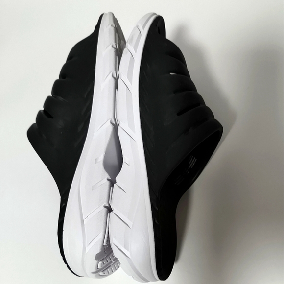 Avia Women Athletic Slides / Size 8 - Picture 3 of 6